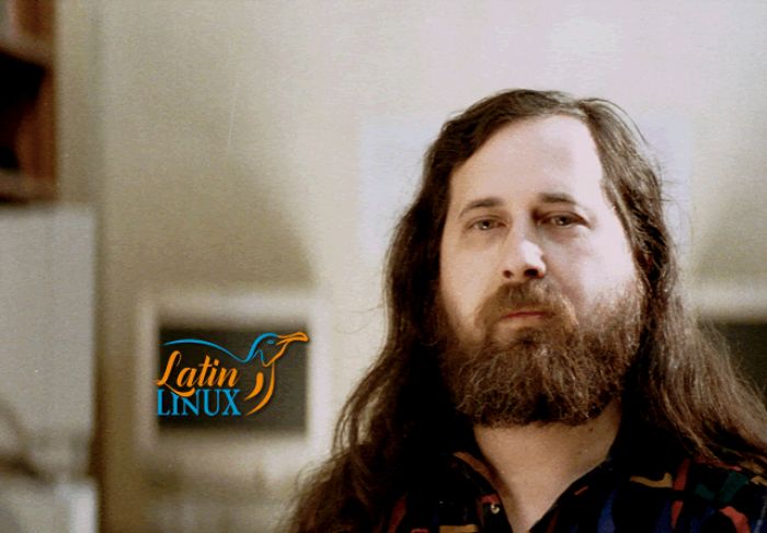 “… un pequeño paso en la buena dirección” Richard Stallman sobre la nueva etapa de Microsoft